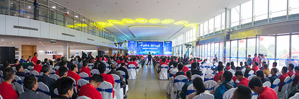 红四月，FH至尊智能挖掘机促销会节节攀升