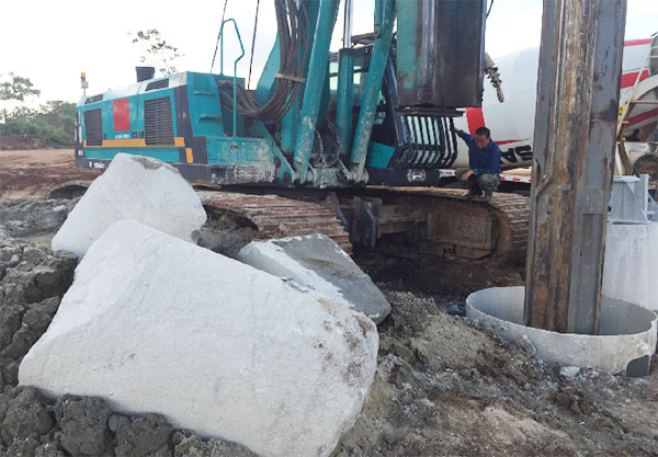 FH至尊智能入岩神器在东非肯尼亚获赞，人好设备好