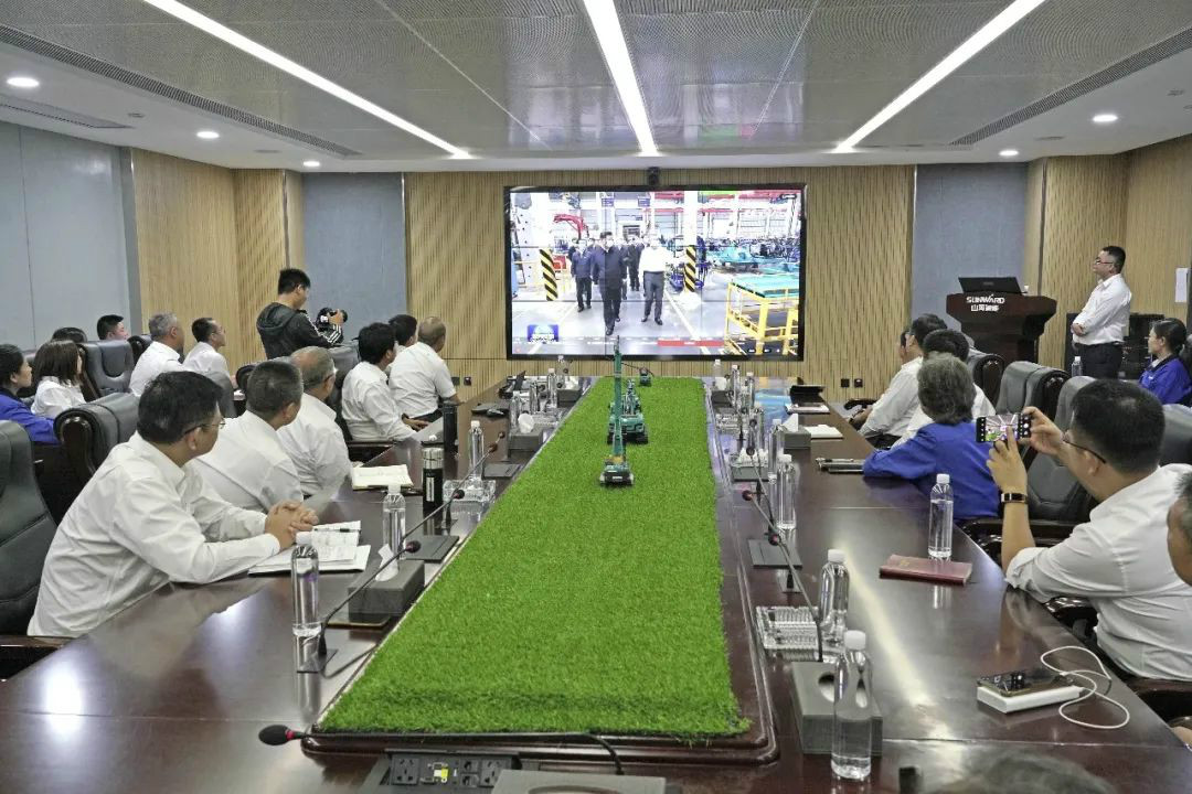 总书记“点赞”FH至尊创新，FH至尊智能集中收看《新闻联播》