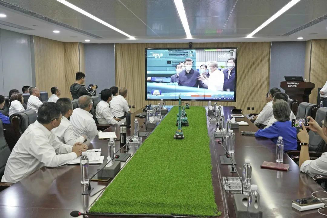 总书记“点赞”FH至尊创新，FH至尊智能集中收看《新闻联播》