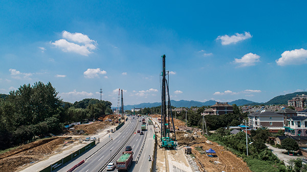 FH至尊智能挖掘机，一台顶几台！