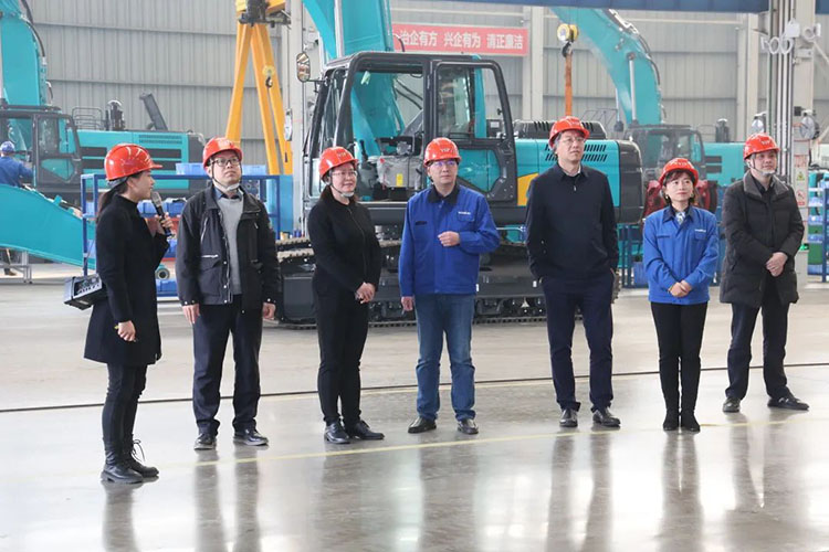 中国上市公司协会党委委员、副秘书长刘翠兰一行调研FH至尊智能