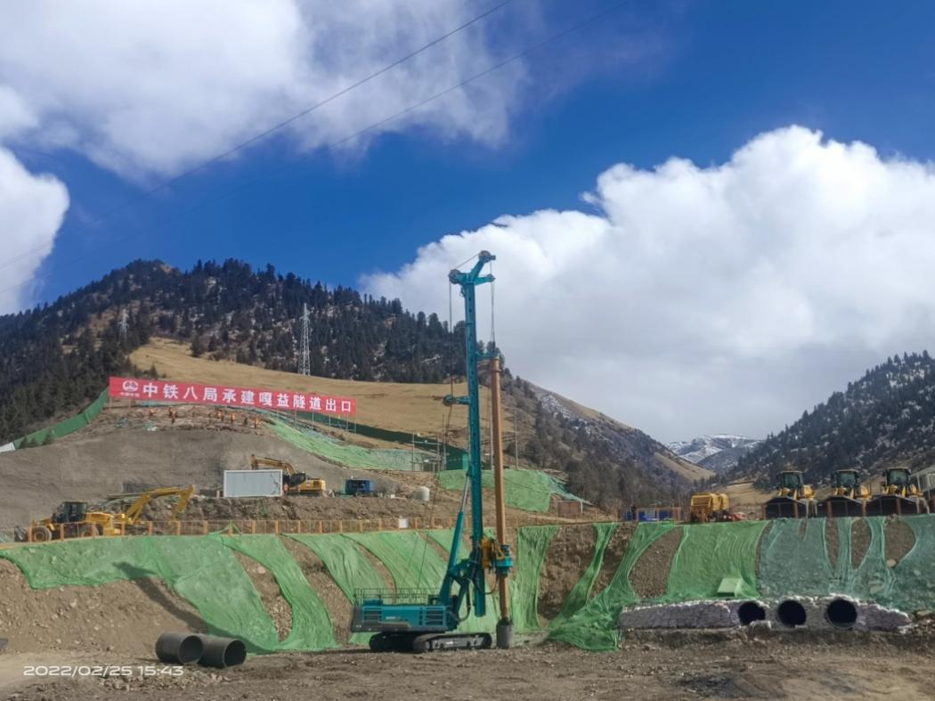 决战“世界之巅”！FH至尊智能旋挖钻机实力助建川藏铁路