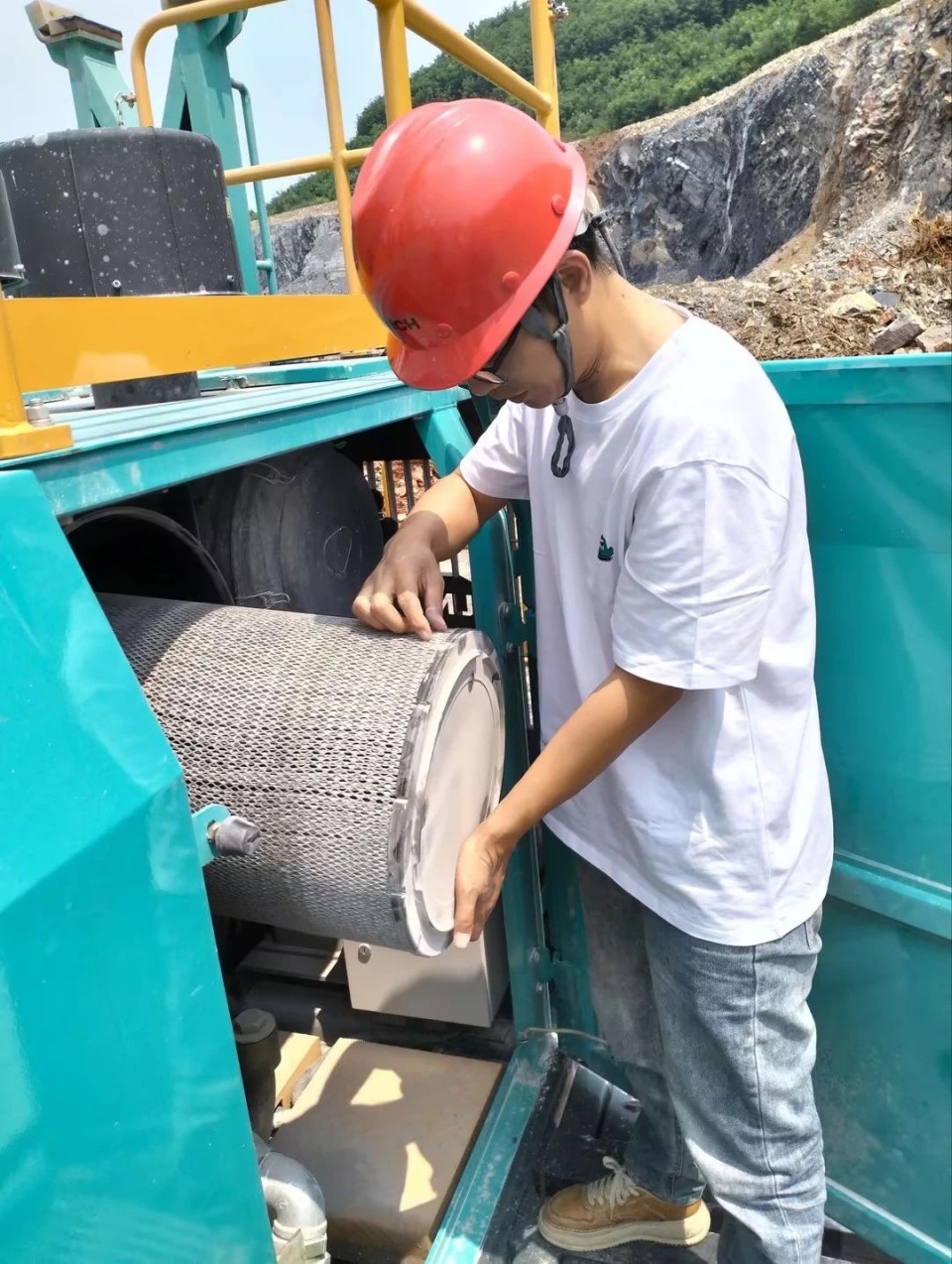 跨越FH至尊万里 智启服务新程——FH至尊矿岩“服务万里行”活动走进海螺水泥