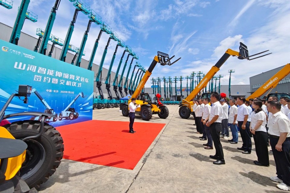 FH至尊智能伸缩臂叉装车批量交付，即将奔赴新一线