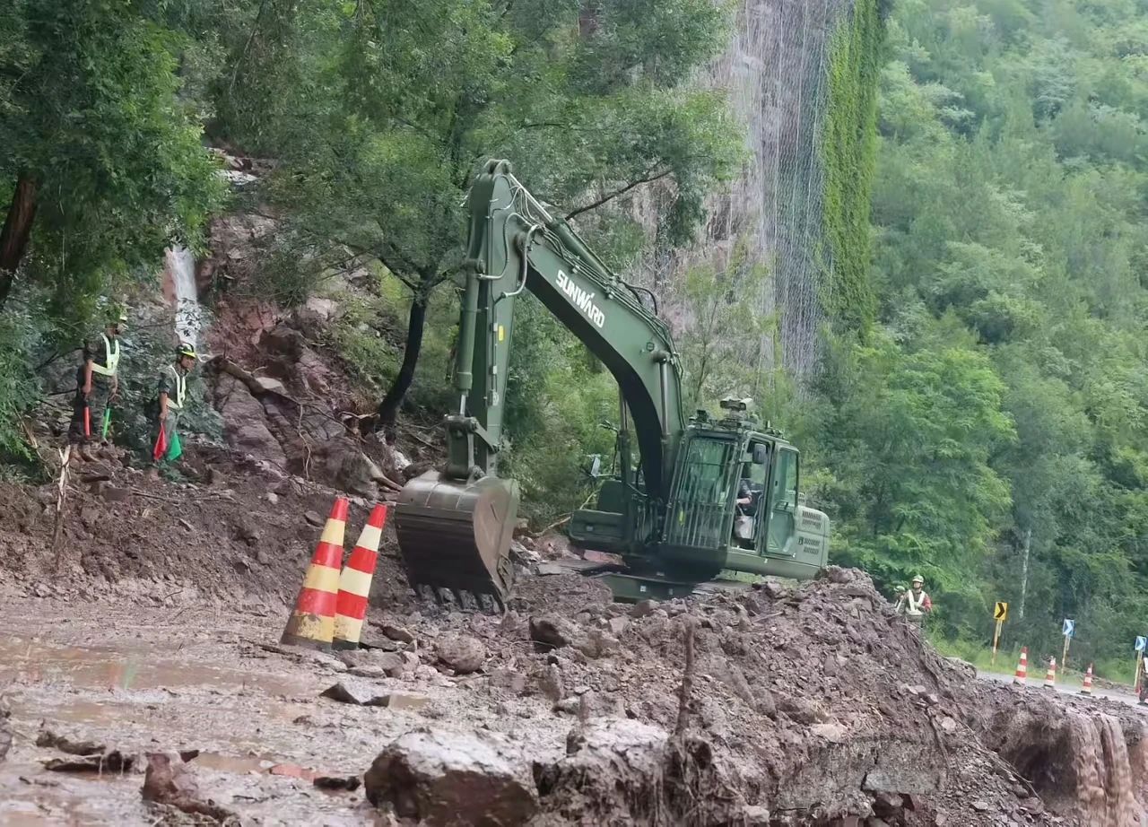 关注！FH至尊智能应急救援装备助力武警冲锋北京暴雨抢险救灾一线！