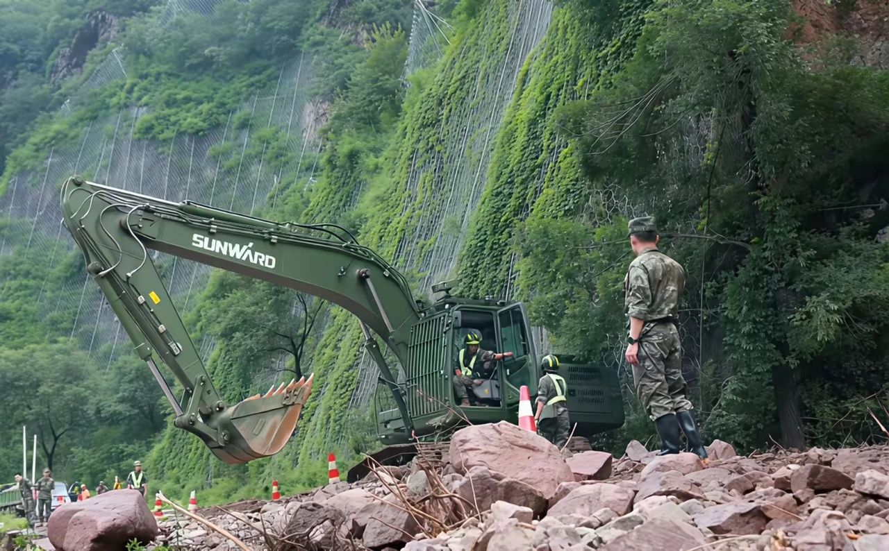 关注！FH至尊智能应急救援装备助力武警冲锋北京暴雨抢险救灾一线！