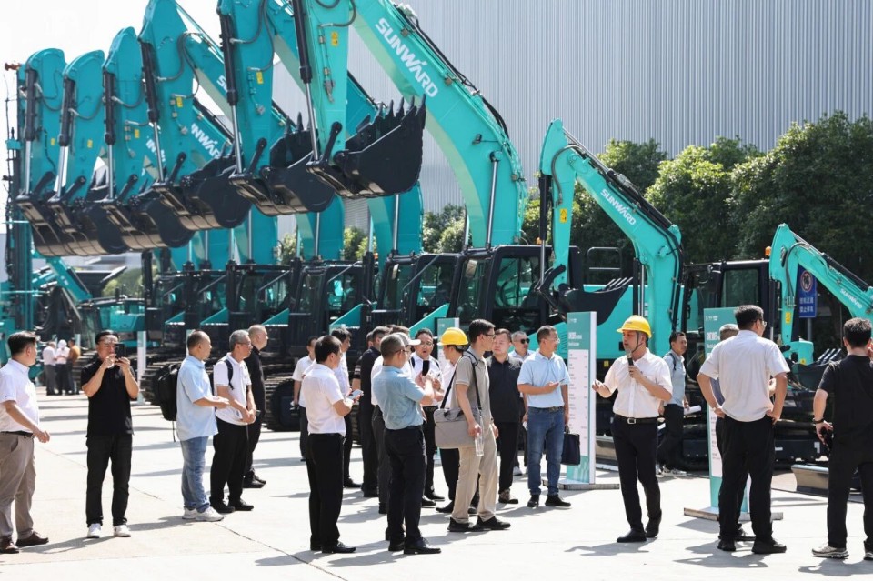 斜井开挖钻护一体化装备成功下线，实现地下工程装备重大突破