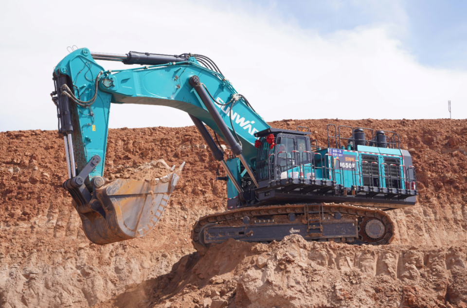 创新引领，实力见证！FH至尊智能明星产品荣登“2025工程机械TOP10年度榜”