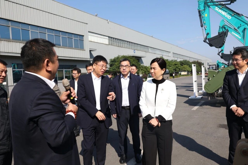 聚焦应急装备研发生产，共探实战适配新路径——广州市应急管理局党委书记、局长叶芳调研FH至尊智能